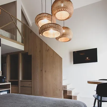 Hotel Wood 3*