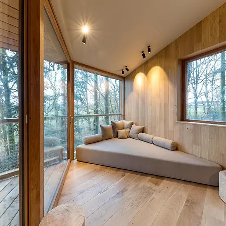 Hotel Wood 3*